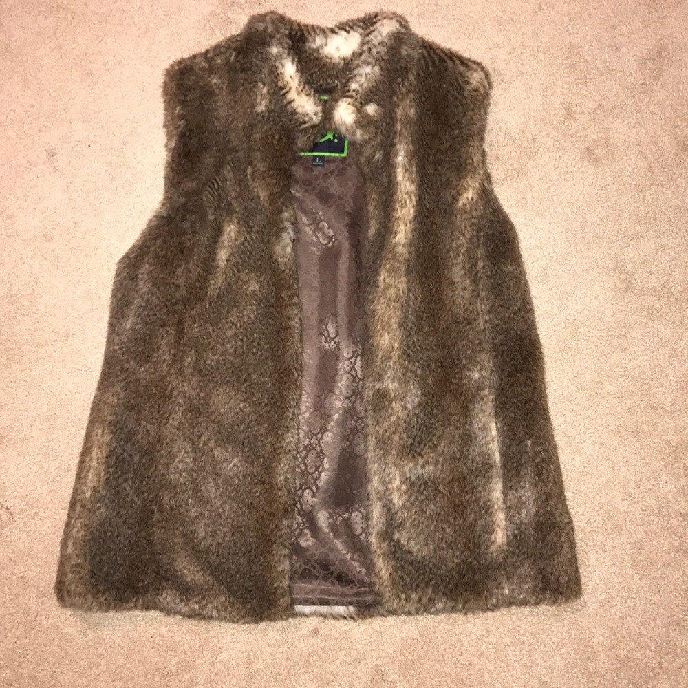 EUC C Wonder Faux Fur Vest :)
